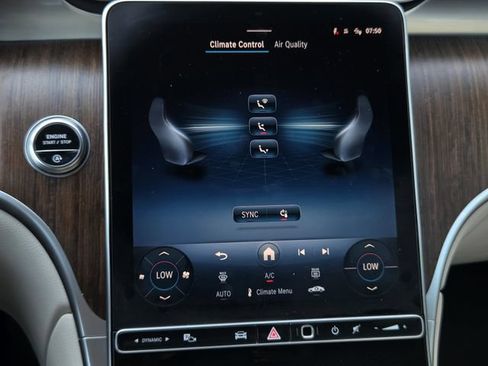 Used 2025 Mercedes-Benz GLC 300 image 17