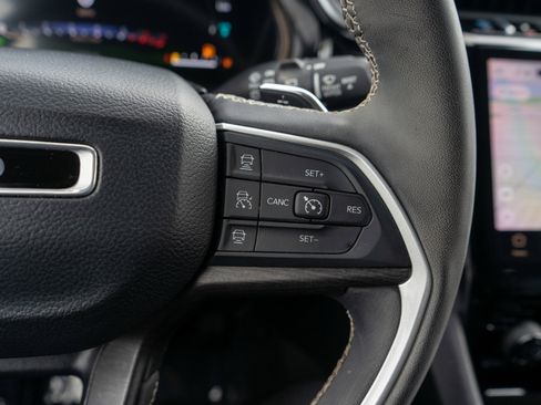 Used 2023 Jeep Grand Cherokee 4WD 4xe w/ Luxury Tech Group II image 29