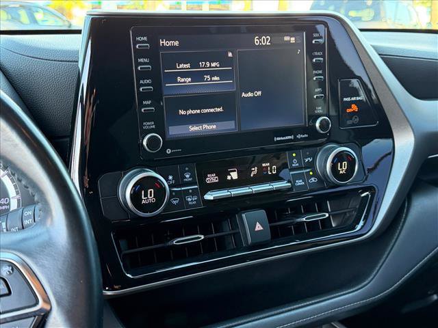 Used 2021 Toyota Highlander LE AWD/4WD image 21