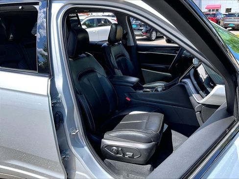 Used 2023 Jeep Grand Cherokee 30th Anniversary AWD/4WD image 11