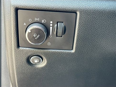 Used 2022 Jeep Grand Cherokee Laredo X image 10