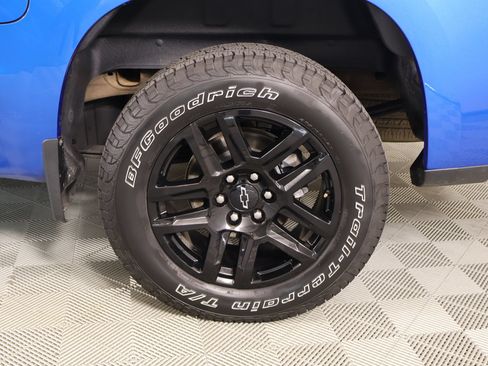Used 2023 Chevrolet Silverado 1500 Custom AWD/4WD image 17
