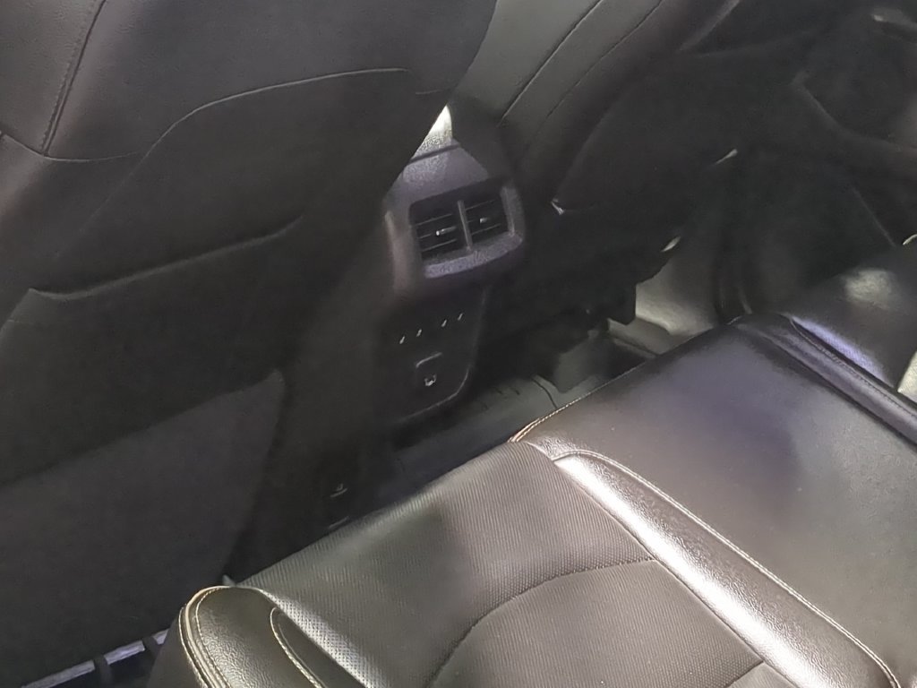 Used 2019 GMC Terrain Denali w/ Advanced Safety Package AWD/4WD image 17