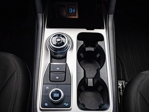 Used 2021 Ford Explorer XLT image 39