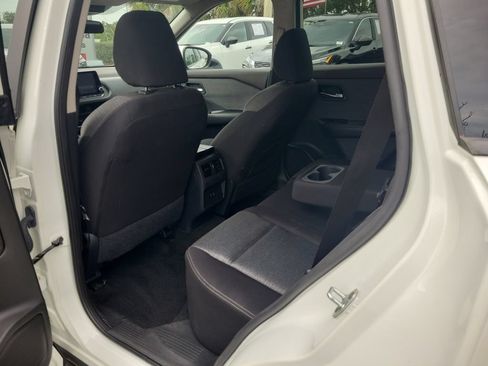 Certified 2023 Nissan Rogue SV FWD image 9