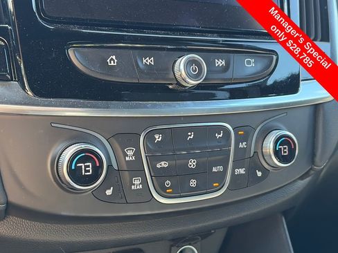 Used 2024 Chevrolet Traverse LT FWD image 31