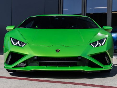 Used 2022 Lamborghini Huracan EVO image 4