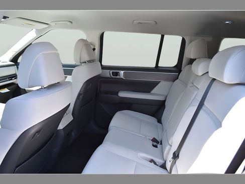 New 2026 Hyundai Santa Fe SE FWD image 11
