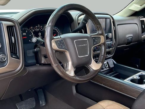 Used 2019 GMC Sierra 2500 Denali w/ Duramax Plus Package AWD/4WD image 17
