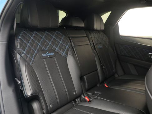 Certified 2021 Bentley Bentayga image 31