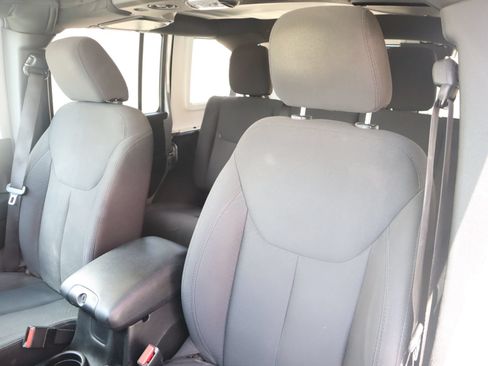 Used 2018 Jeep Wrangler Unlimited Sport S AWD/4WD image 24