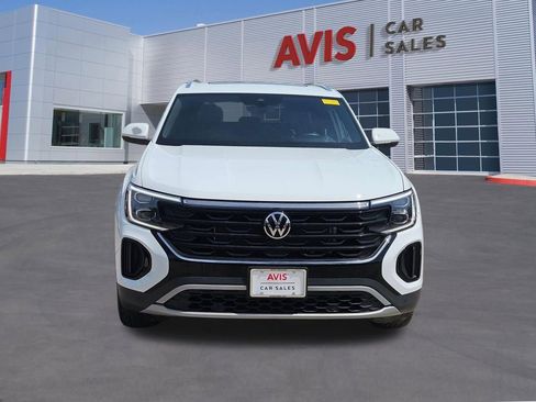 Used 2025 Volkswagen Atlas Cross Sport SE FWD image 10