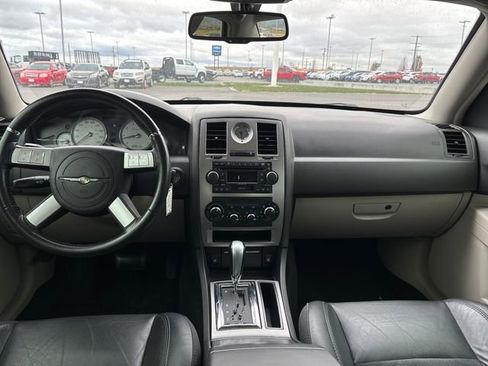 Used 2006 Chrysler 300 SRT8 w/ SRT Option Group I image 12