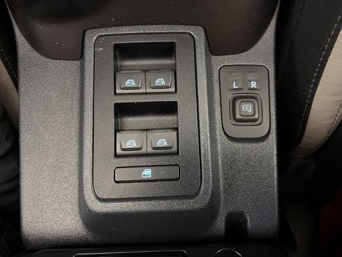 Used 2023 Ford Bronco Wildtrak image 26