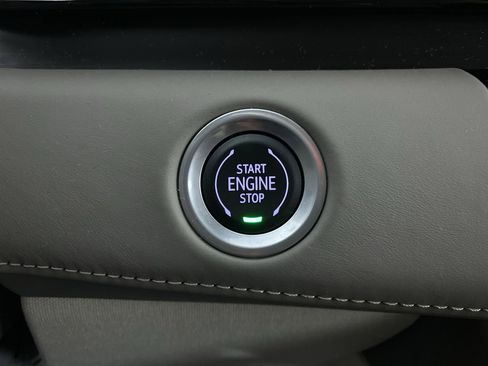 Certified 2023 Cadillac Escalade Sport Platinum image 9