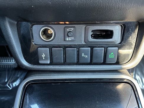 Used 2020 Mitsubishi Outlander SEL image 30