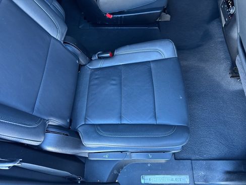 Used 2024 Chevrolet Tahoe Z71 w/ Luxury Package image 15