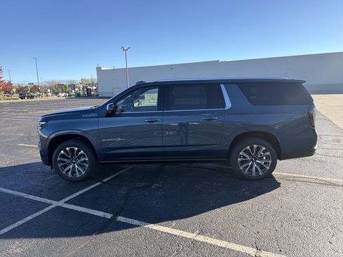 New 2026 Chevrolet Suburban High Country image 8