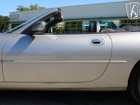 Used 1999 Jaguar XK8 Convertible RWD image 35