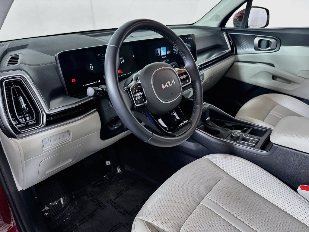 Used 2025 Kia Sorento EX AWD/4WD image 9