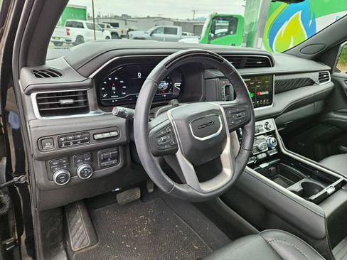 Used 2023 GMC Yukon Denali w/ Denali Reserve Package AWD/4WD image 8