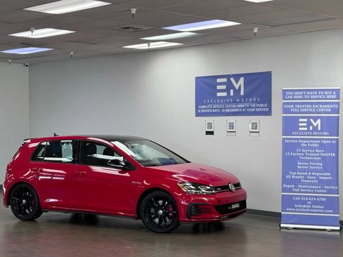 Used 2021 Volkswagen GTI SE image 1