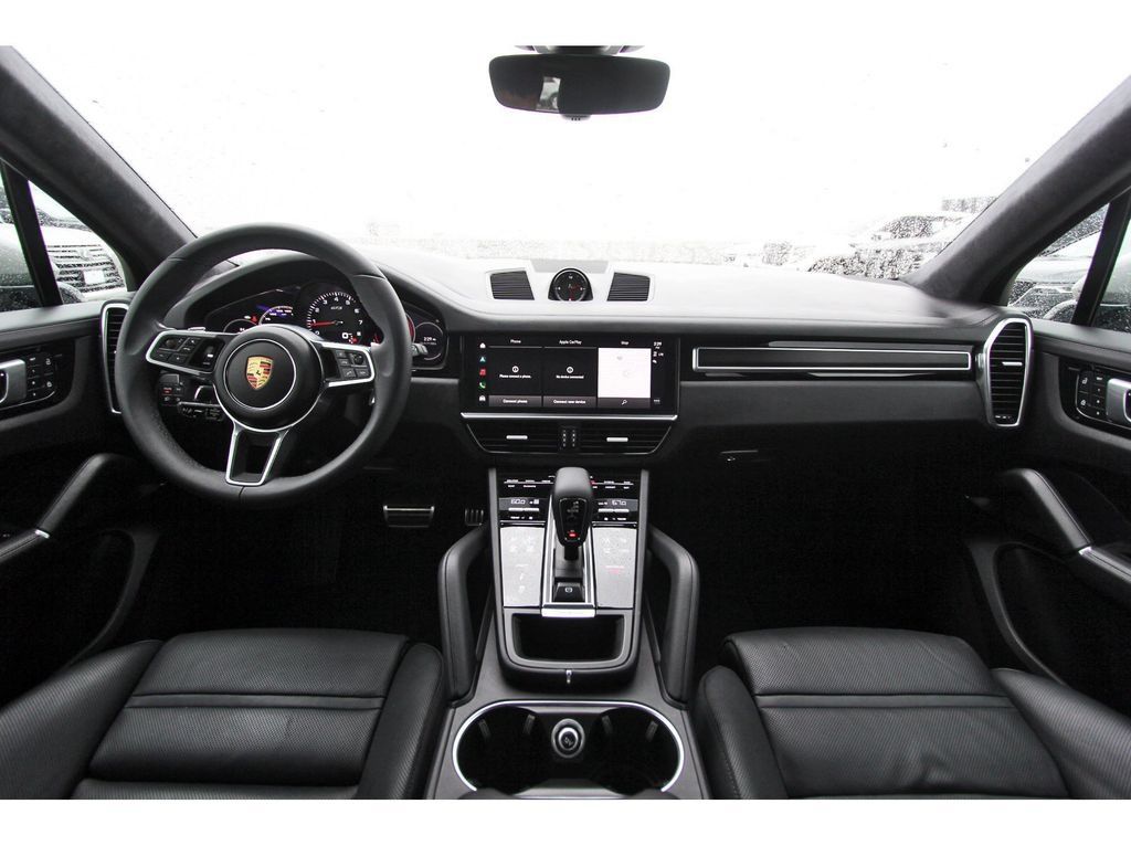 Used 2023 Porsche Cayenne GTS AWD/4WD image 9