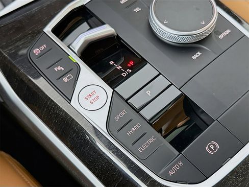 Certified 2024 BMW 330e w/ Premium Package image 17