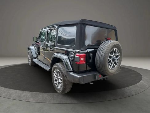 Used 2024 Jeep Wrangler Unlimited Sahara w/ Safety Group AWD/4WD image 7