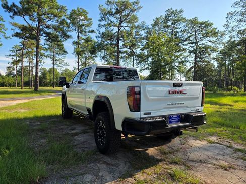 Used 2026 GMC Sierra 2500 AT4X AWD/4WD image 3