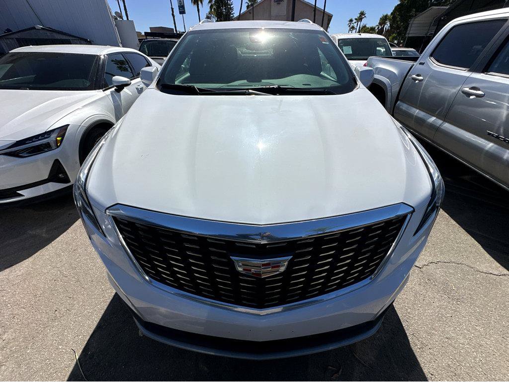 Used 2025 Cadillac XT5 Premium Luxury FWD image 2