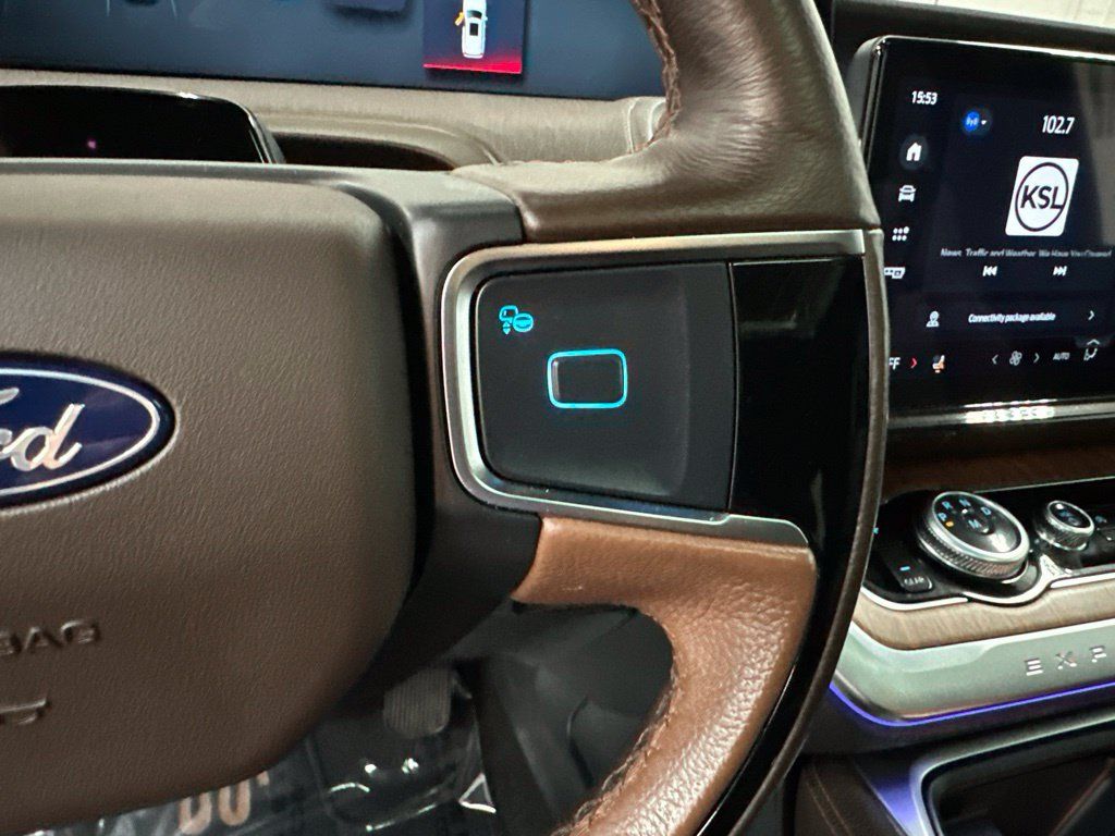 Used 2025 Ford Expedition King Ranch AWD/4WD image 15