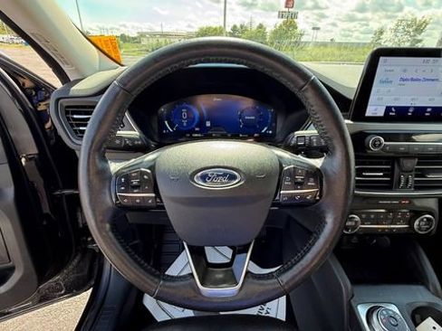 Used 2021 Ford Escape Titanium image 21