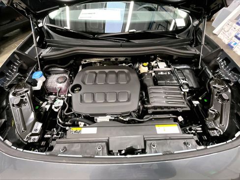 New 2026 Volkswagen Tiguan SE image 13