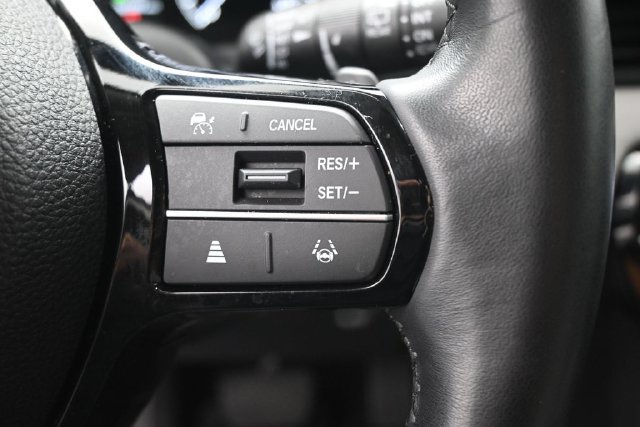 Used 2025 Honda Pilot EX-L image 7