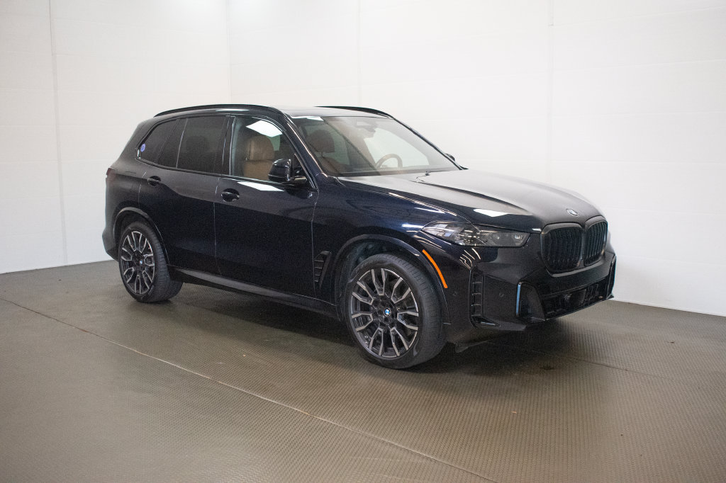Used 2024 BMW X5 xDrive40i w/ M Sport Package AWD/4WD image 1