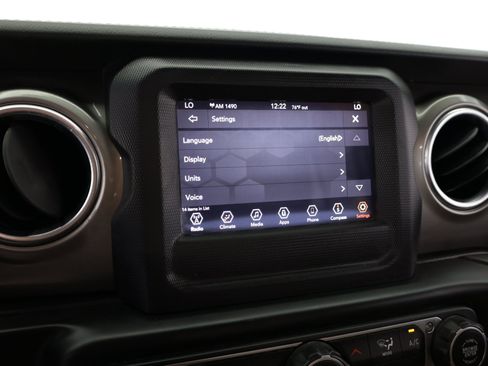 Used 2020 Jeep Wrangler Unlimited Sahara AWD/4WD image 19