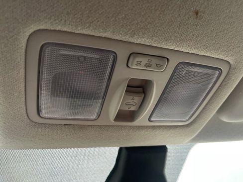 Used 2024 Hyundai Venue SEL image 16