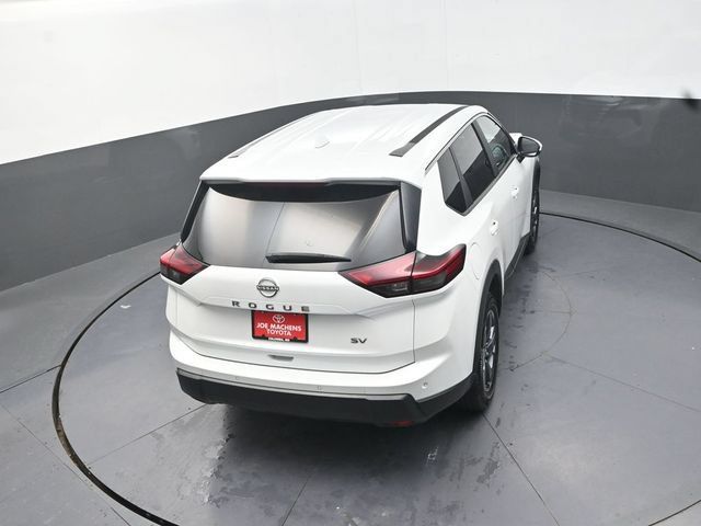 Used 2024 Nissan Rogue SV FWD image 28