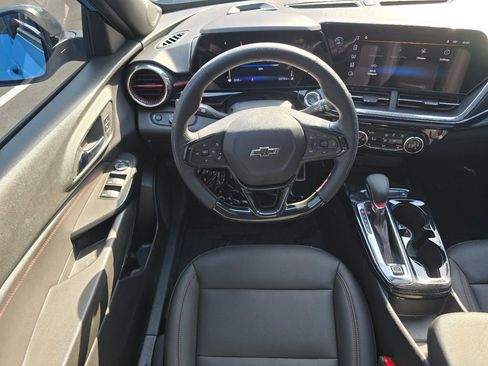 Used 2024 Chevrolet Trax RS w/ Sunroof Package FWD image 27