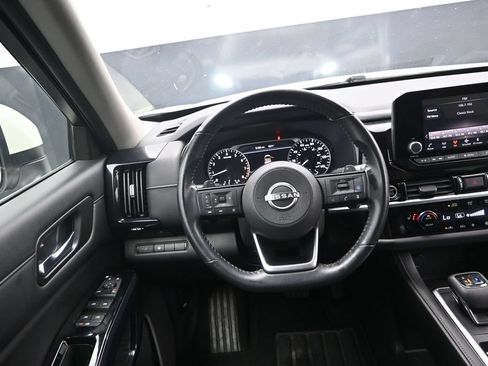 Used 2022 Nissan Pathfinder SV FWD image 29