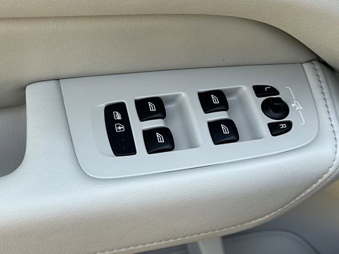 Certified 2023 Volvo XC60 B5 Plus image 12