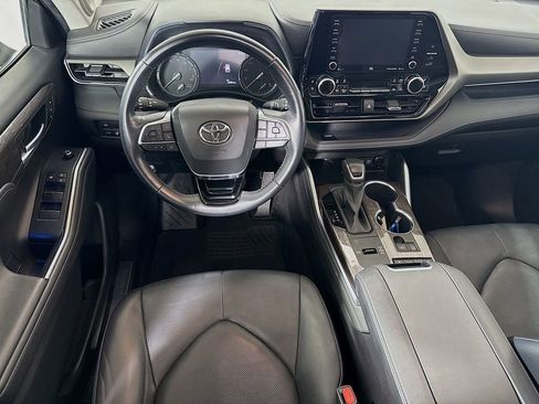 Used 2020 Toyota Highlander Limited image 23
