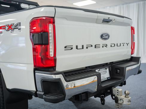 Used 2023 Ford F250 Lariat w/ Lariat Ultimate Package AWD/4WD image 5