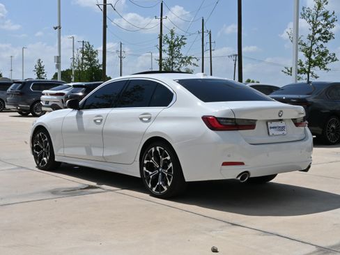 Certified 2025 BMW 330i Sedan w/ Convenience Package RWD image 7