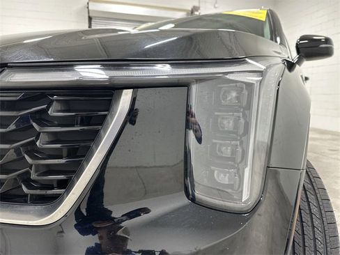 Used 2024 Kia Sorento S image 11