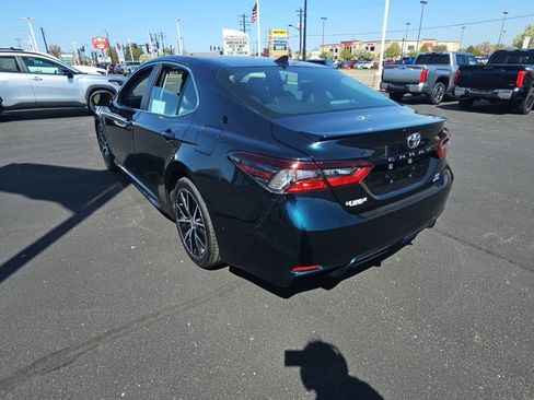 Certified 2021 Toyota Camry SE w/ Cold Weather Package AWD/4WD image 5