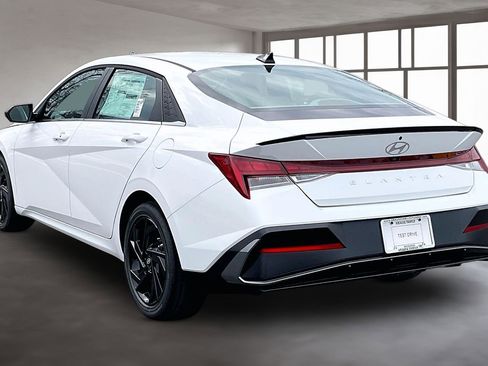 New 2026 Hyundai Elantra SEL Sport Premium FWD image 3