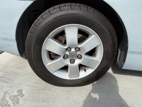 Used 2005 Toyota Corolla LE w/ Audio Value Pkg FWD image 11