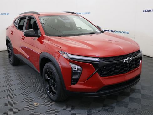 New 2026 Chevrolet Trax LT w/ Driver Confidence Package FWD image 3
